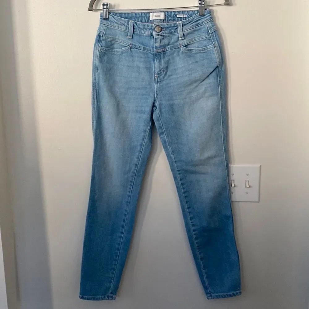 Closed Italian Light-washed Denim Jeans 26